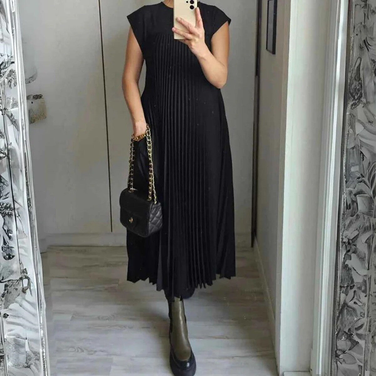 Robe longue plissée fluide à poches fonctionnelles