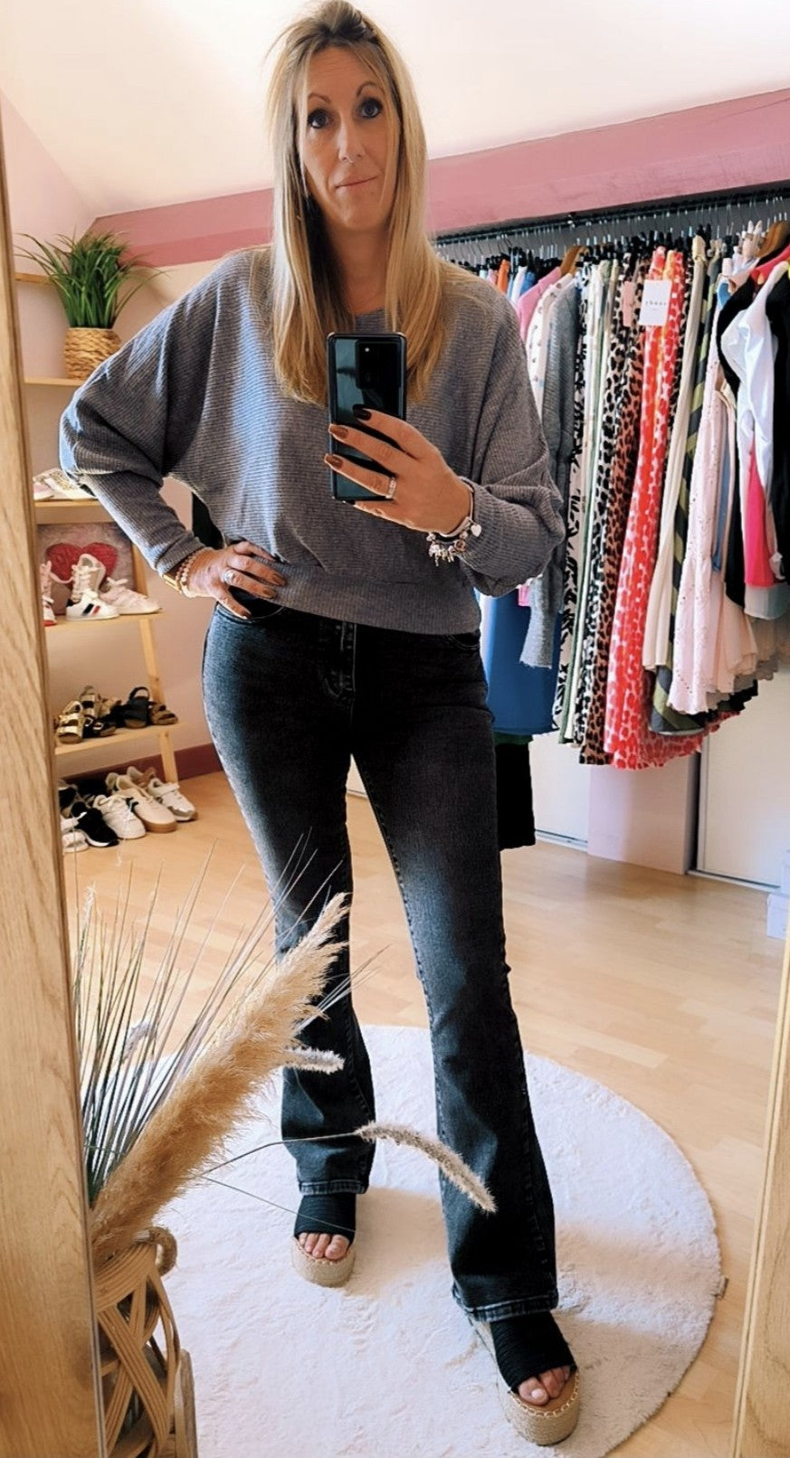 Jean Flare Push-Up – Taille Haute et Stretch