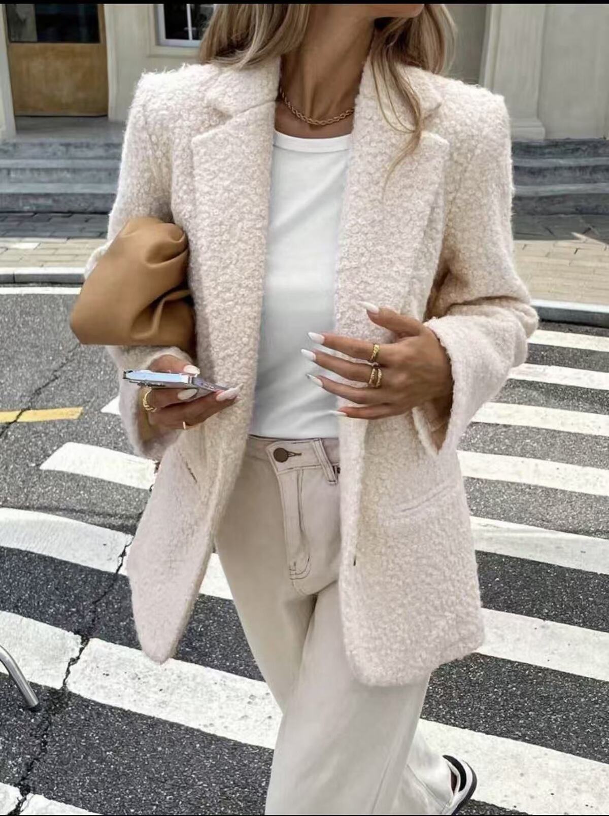 Veste en laine bouclée – esprit tailleur chic et cosy