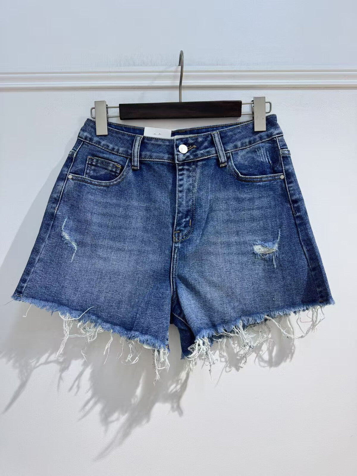 Short en jean strech déchiré