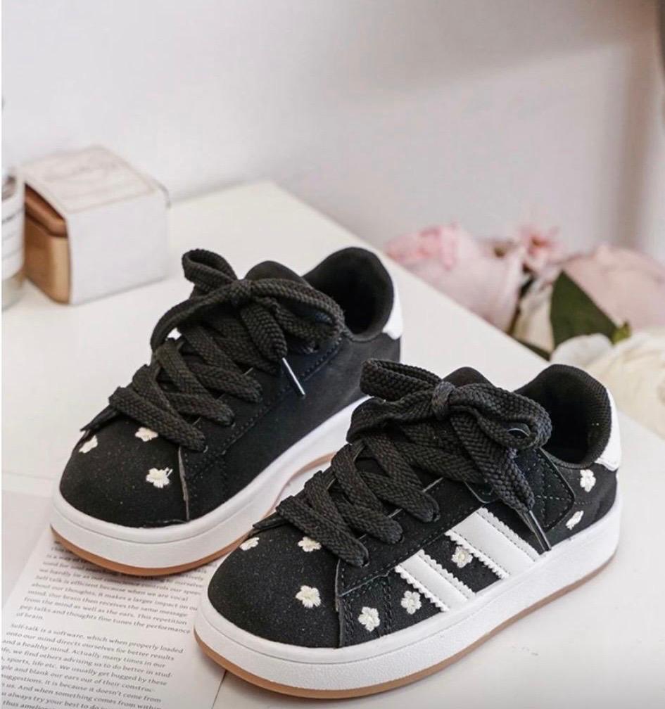 Basket Fleurette beige ou noir.