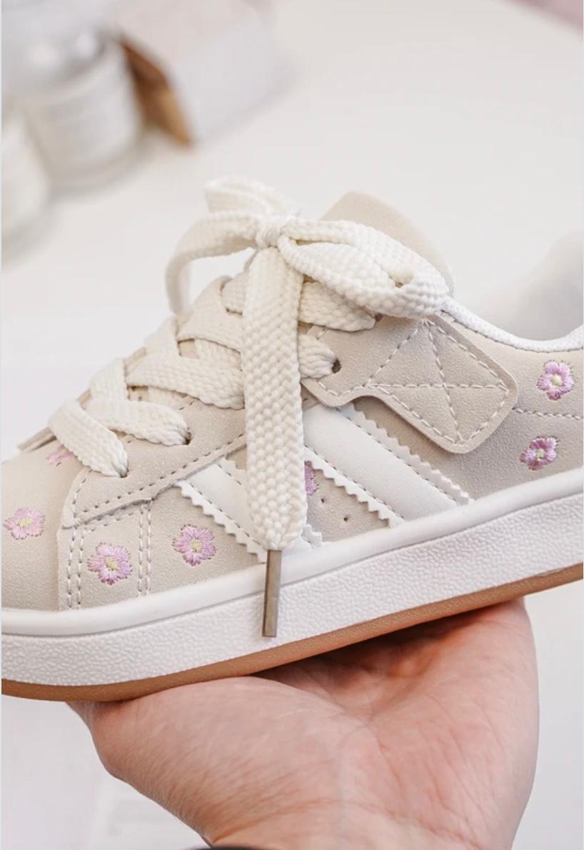 Basket Fleurette beige ou noir.